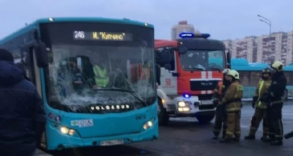 В Купчино автобус 246-го маршрута задавил водителя